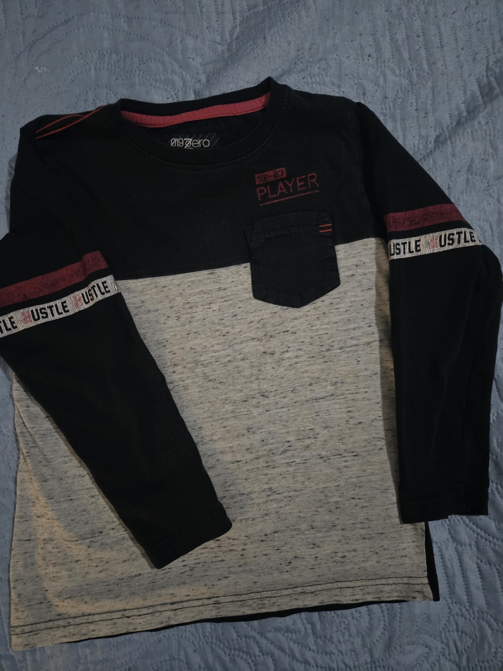 player by zero Kids' Long Sleeve Colorblock Tee in Black & Heather Gray